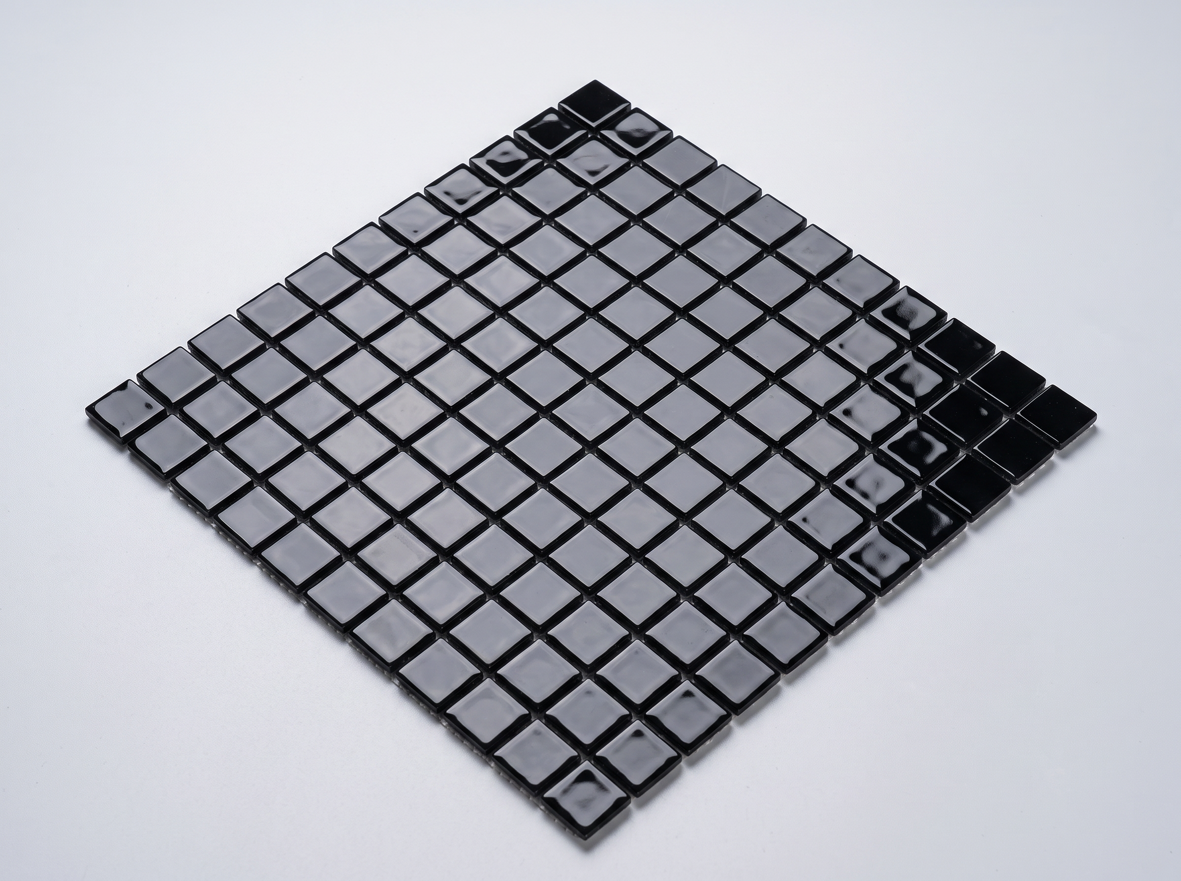 Glasmosaik 23×23 mm glänzend Schwarz Bloom