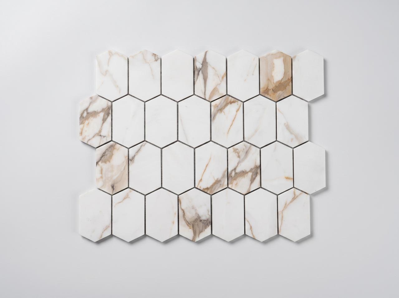THO202601 Selbstklebendes Aluminium Mosaik Nantes in Marmoroptik Weiß